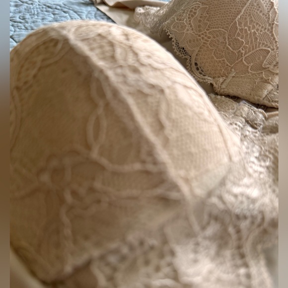 By Nicole Chiccomfy All Around Smoothing with Wasy Front Closure - Picture 6 of 14